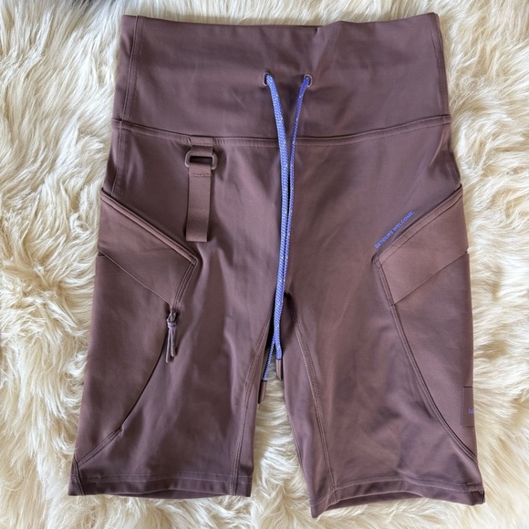 Lululemon Cargo Super High Rise Hiking Short 8” Dark Oxide Size 4 - Picture 1 of 6